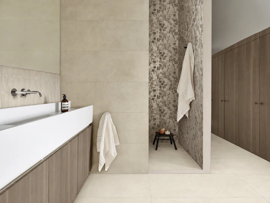 Tuxe Odel Sand in a room