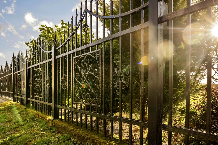 Gates & grills