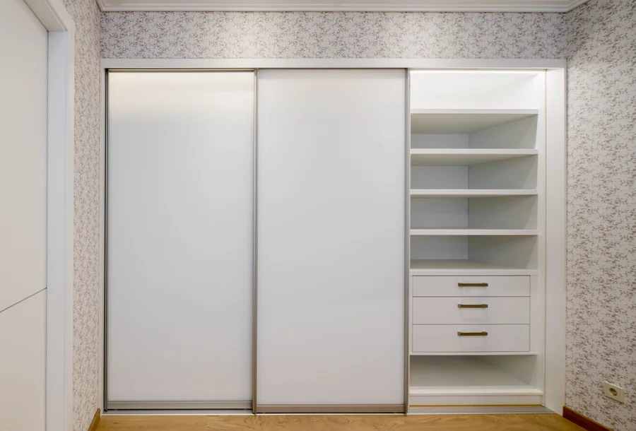 Wardrobes & sliding wardrobes
