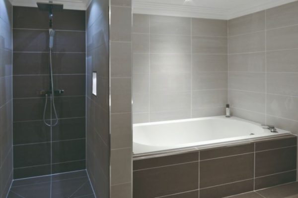 Bathroom with separate bath tub and shower